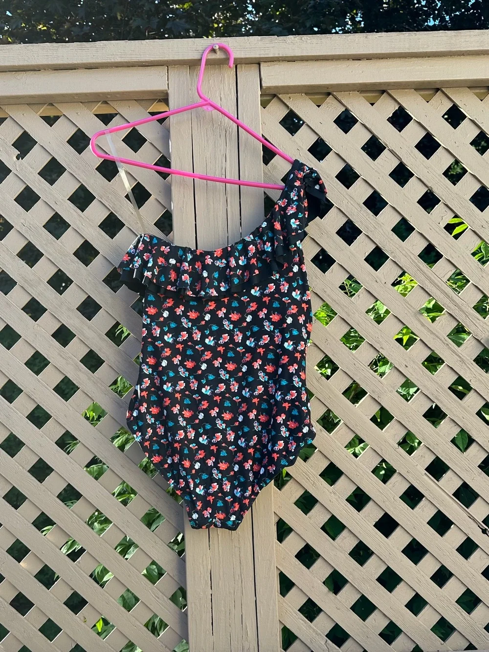 DKNY One-Shoulder Floral One Piece Bathing Suit - 14 - Picture 4 of 8